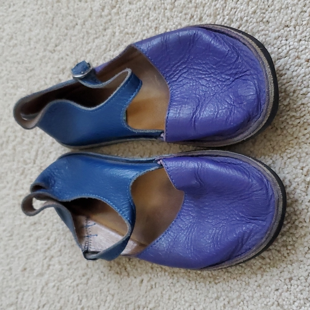 Sofstar Mary Jane shoes sz 7 (in Sofstar sizes - 5)